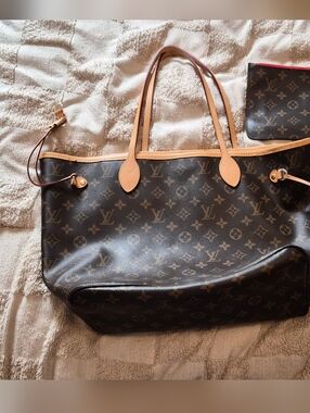 Louis Vuitton Style Tote And Clutch